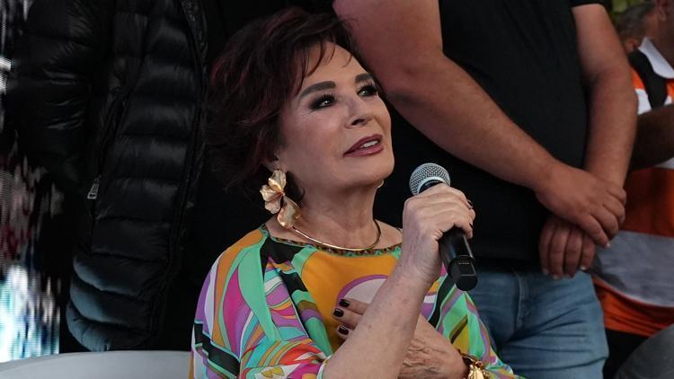 Sanatçı Hollywood Teklifini Reddetti Ve Ajda Pekkan'ı Anlattı