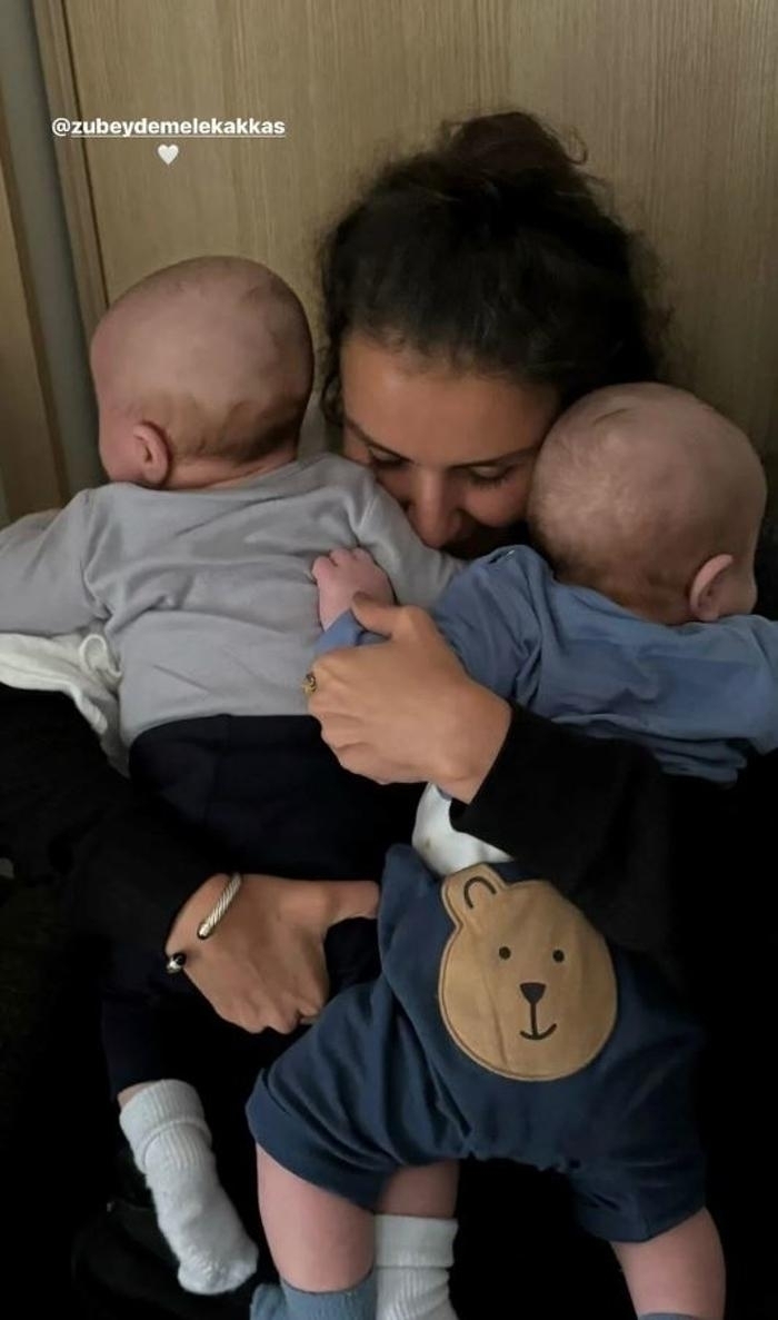 Zübeyde Melek Akkaş, İkiz Oğulları Ziyaret Etti Ve Mutlu Anlar Yaşandı