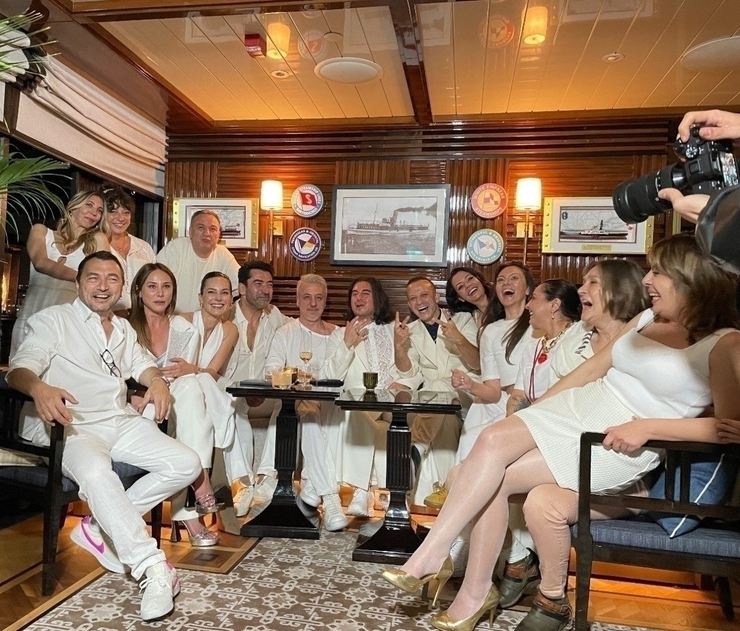 Sinem Kobal, Kenan İmirzalıoğlu'na Romantik Sürpriz