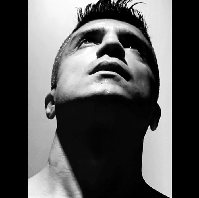 Özcan Deniz'in Takipçilerini Hayran Bırakan Tbt Paylaşımı