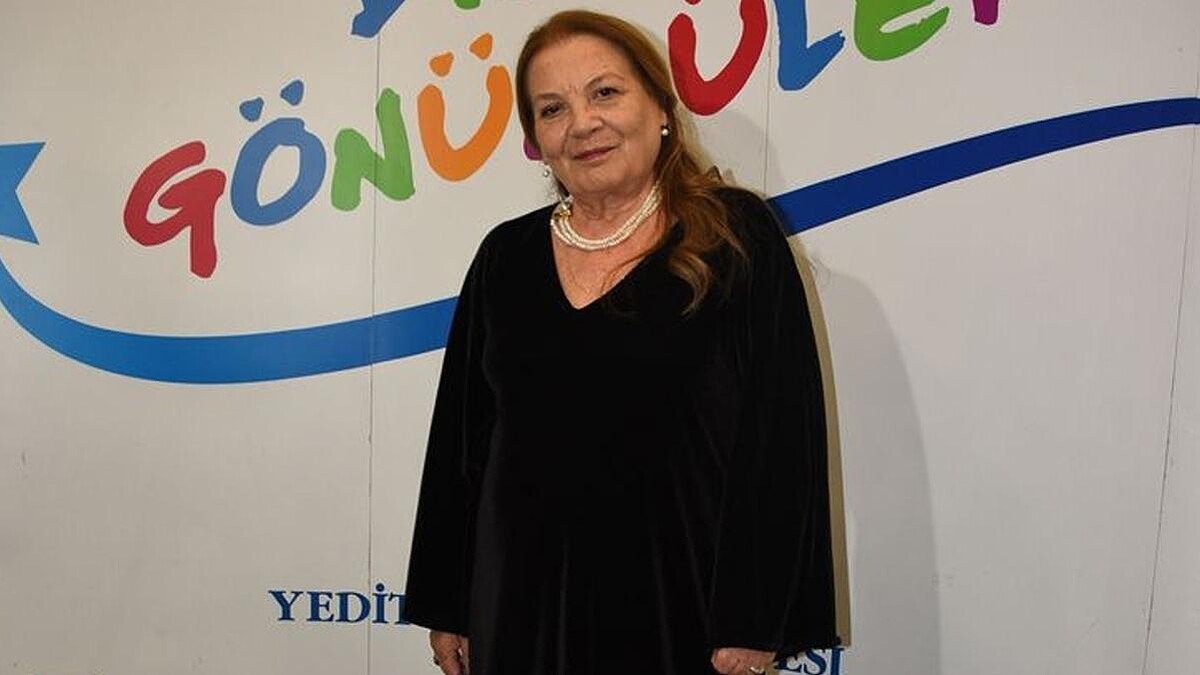 Aliye Uzunatağan: Gençlere Drama Öğretmenliği Ve Değer Verme