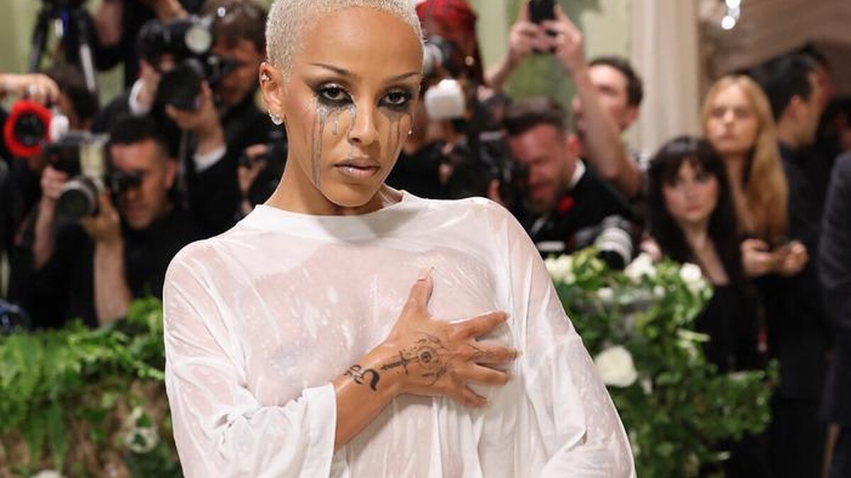 Doja Cat, 2024 Met Gala'da Farklı Tarzıyla Dikkat Çekti