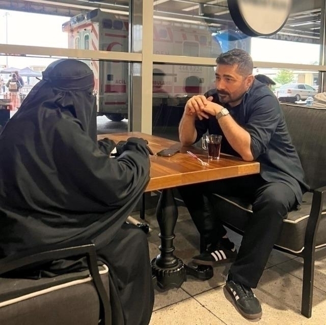 Adalet Sara Hacca Gitti, Ahmet Tatlıses Uğurladı! Ünlüler Yorum Yağmuruna Tutuldu