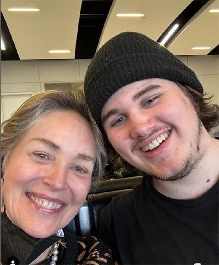 Sharon Stone'un Oğlu Laird Vonne Liseden Mezun Oldu!