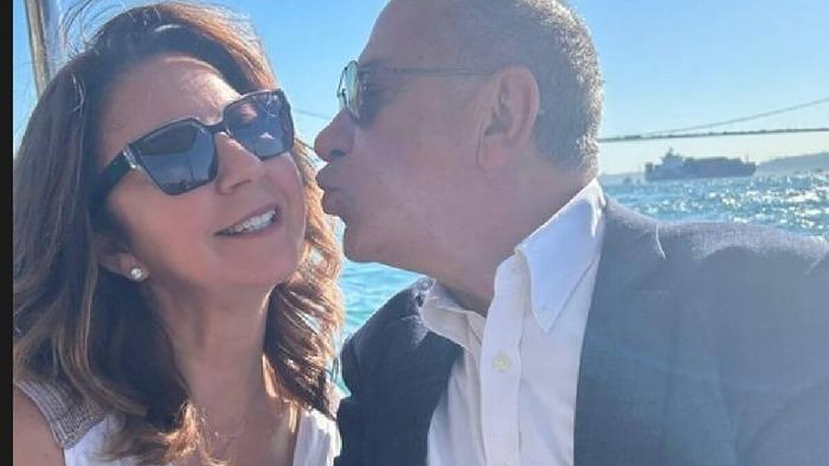 Fatih Altaylı, Baldızının Doğum Gününü Öpücüklerle Kutladı!