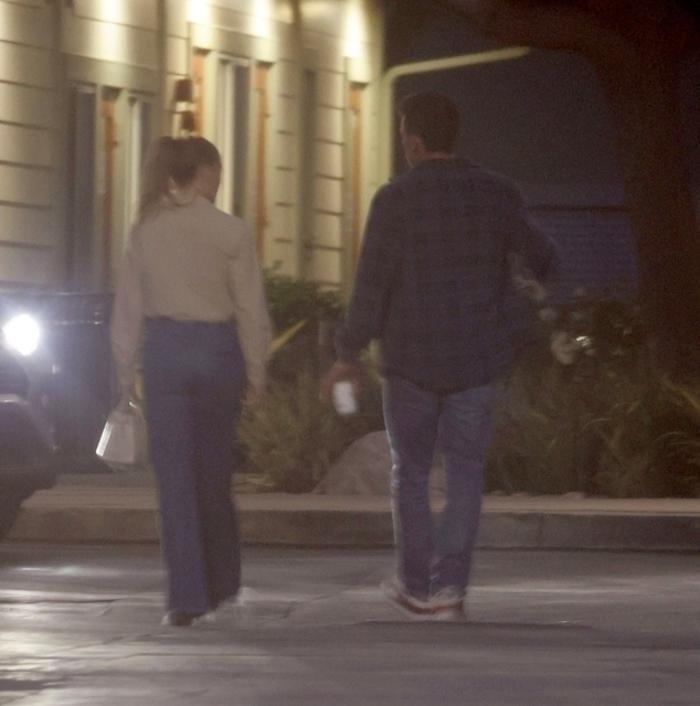 Jennifer Lopez Ve Ben Affleck, Boşanacakları İddialarına Son Vermek İçin El Ele Görüntülendi