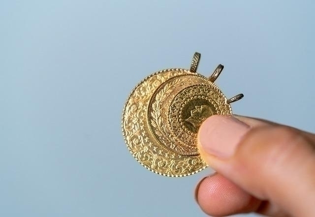 Altın Fiyatları Hızla Düşüyor: Merkez Bankaları Alımları Destekliyor