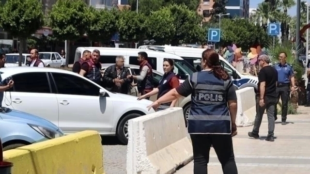 Üvey Kızları İstismar Eden Adam Gözaltına Alındı, Linçten Kurtuldu