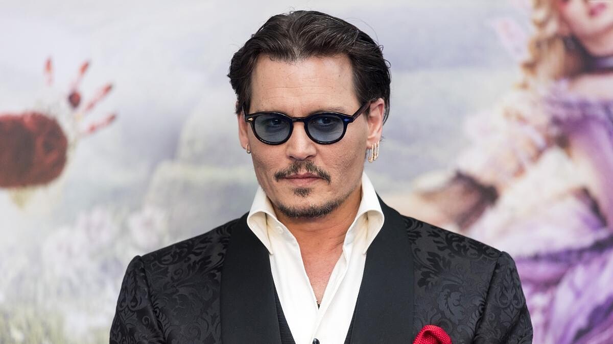 Johnny Depp Karayip Korsanları Serisine Geri Dönüyor Mu?