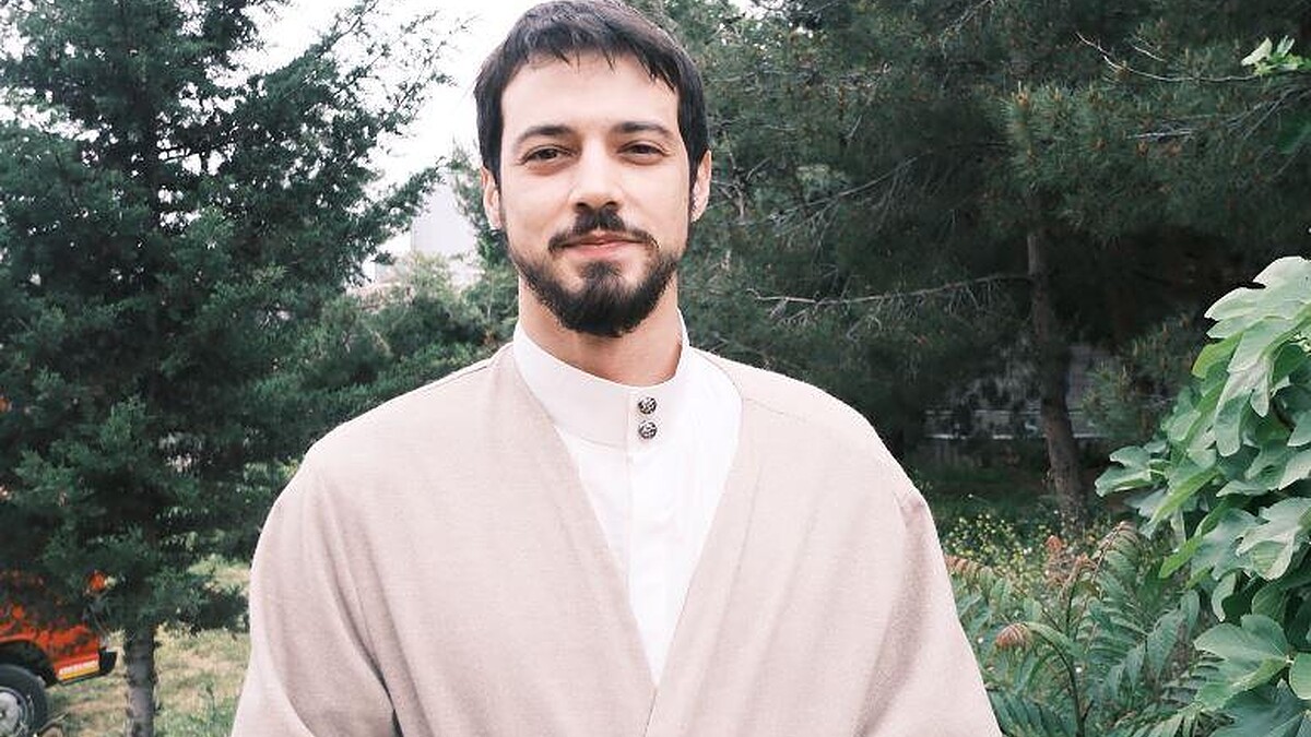 Mert Yazıcıoğlu'nun Kariyerinde Yükseliş: Kızıl Goncalar Dizisi Başarısı!