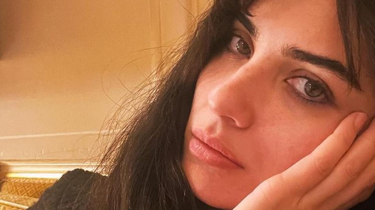 Tuba Büyüküstün'ün Cannes Kombini Tartışma Yarattı