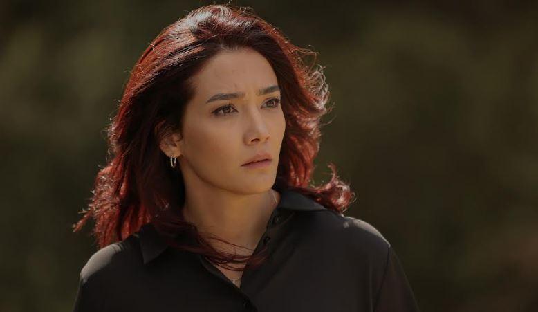 Aybüke Pusat Ve Şebnem Dönmez Aynı Tiyatro Oyununda!