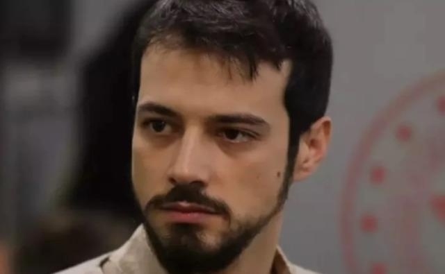 Mert Yazıcıoğlu Düşük Ücretle Kızıl Goncalar'da!