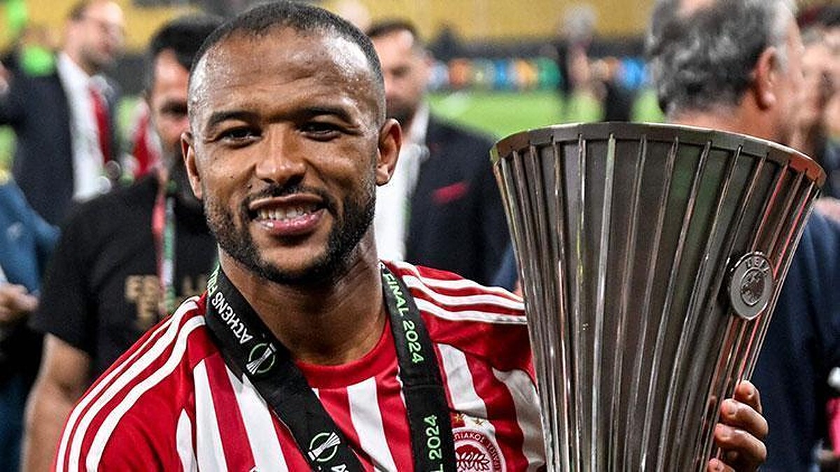 Ayoub El Kaabi: Marangoz Çıraklığından Avrupa Konferans Ligi Gol Krallığına!