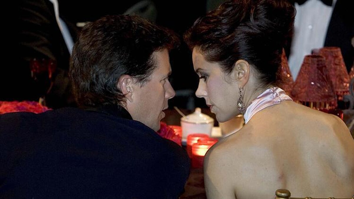 Danimarka Kraliçesi Tahtı Oğluna Bıraktı, İhanet Skandalıyla Gündemde