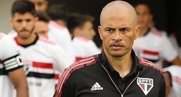 Antalyaspor Başkanı Boztepe: Alex De Souza Adaylar Arasında!
