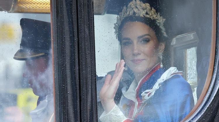 Kate Middleton, Hasta Yatağında Çalışmalarını Sürdürüyor