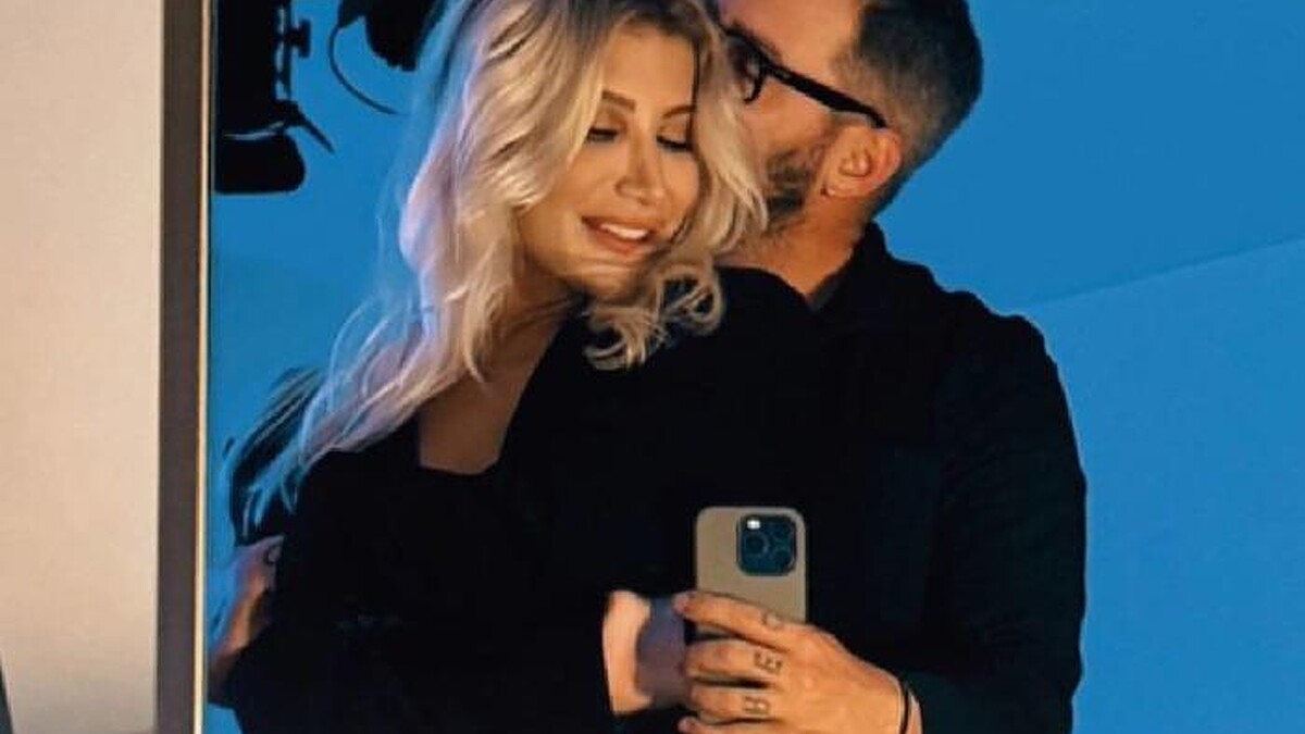 İrem Derici, Gökhan Fırat'la Olan Aşkını Sosyal Medyada Sonlandırdı