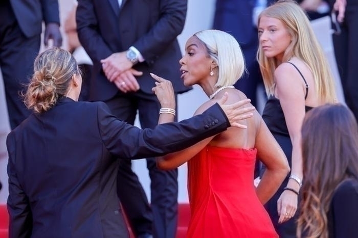 Kelly Rowland, Cannes'ta Güvenlik Görevlisiyle Tartıştı