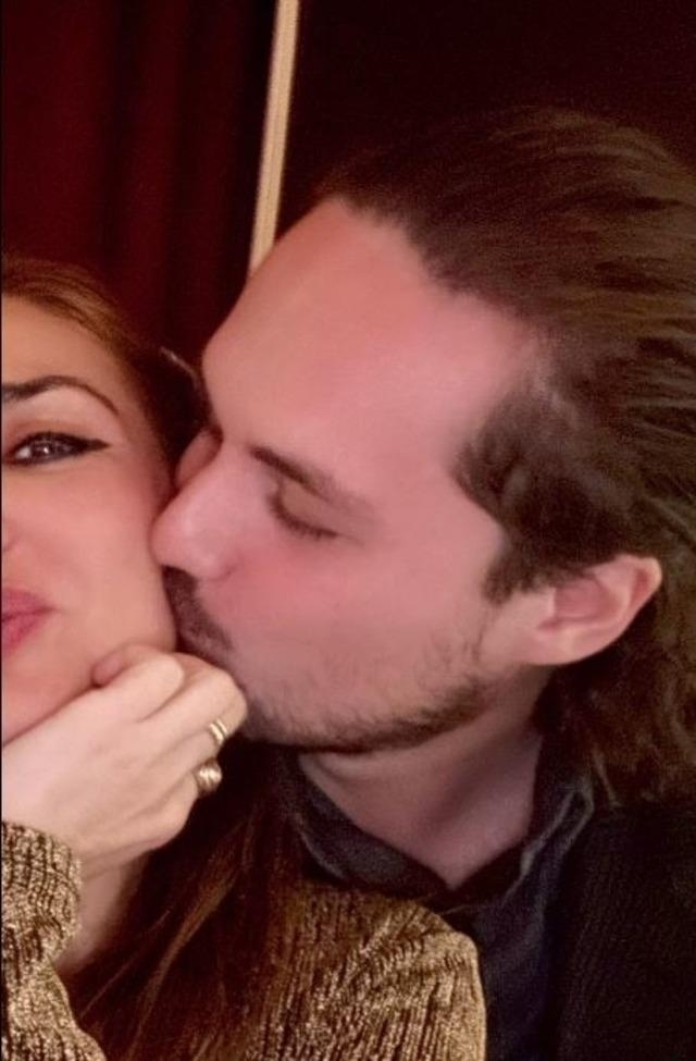 Bilge Öztürk, 22 Yaş Küçük Sevgilisiyle Aşk Pozları Verdi