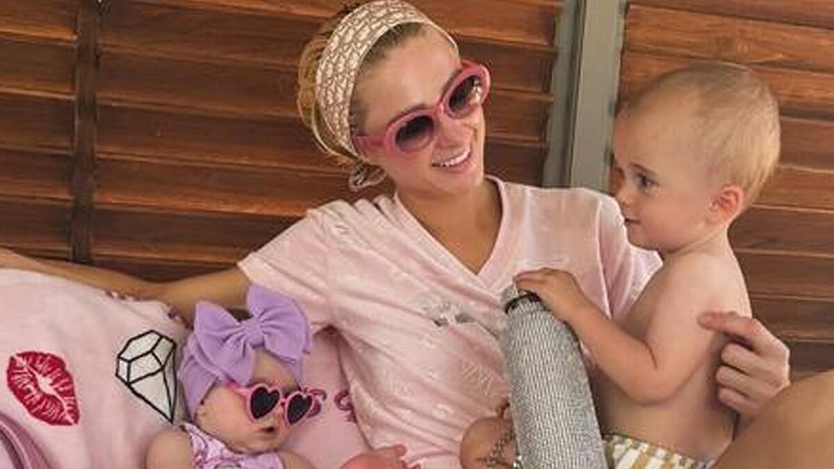 Paris Hilton Ve Ailesi Hawaii'de Tatilde