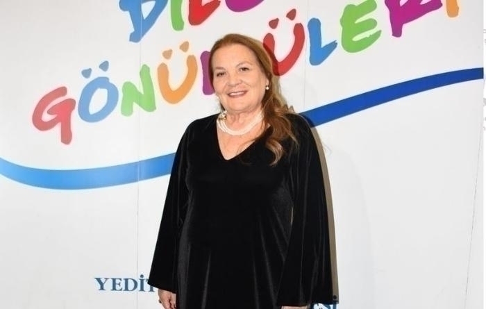 Aliye Uzunatağan: Gençlere Drama Öğretmenliği Ve Değer Verme