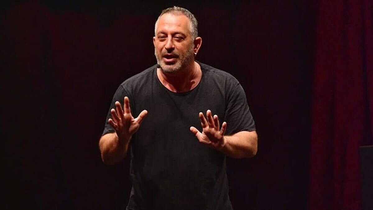 Cem Yılmaz, Gözünde Yüzde 50 Görme Kaybı Yaşıyor