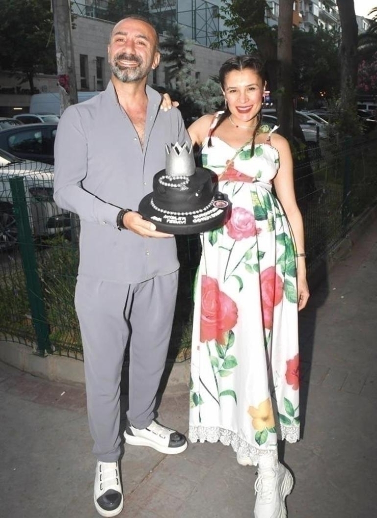 Haluk Bilginer Ve Metin Yıldız'ın Anlamlı Doğum Günü Pastaları