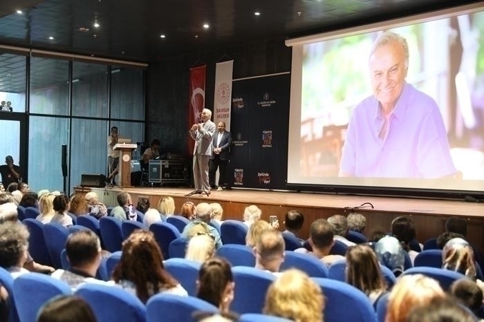 Ediz Hun: Sinemaya Başlangıç Hikayesi Ve Hayat Tavsiyeleri