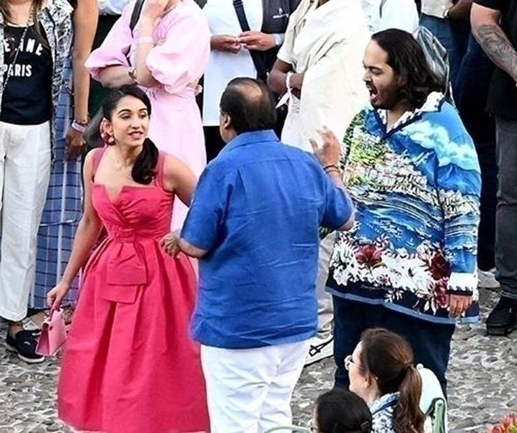 Katy Perry, Milyarderlerin Düğününde Sahne Aldı