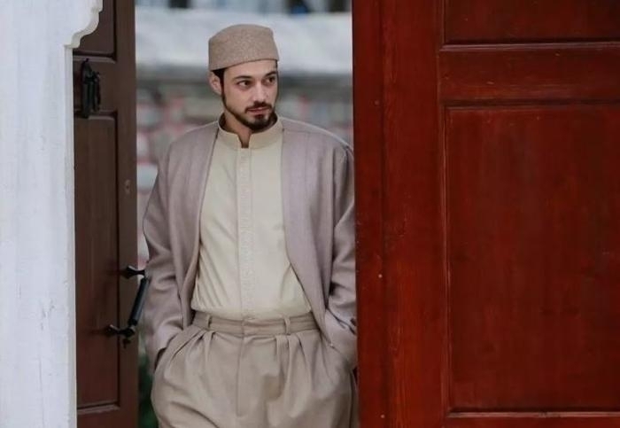 Mert Yazıcıoğlu, Ödül Töreninde Yılın Stil Sahibi Erkek Oyuncusu Seçildi