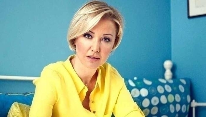 Berna Laçin: Annemin Tedavisi İçin Devlet Hastanesi'ni Övüyorum