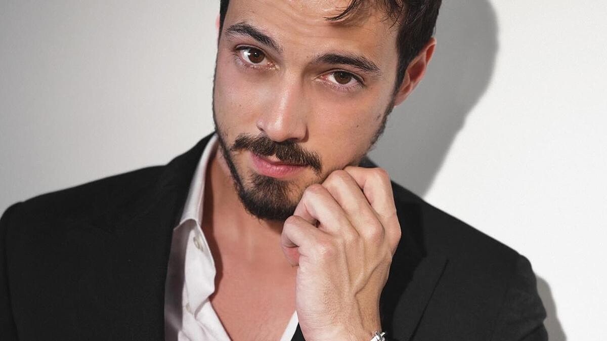 Mert Yazıcıoğlu, Ödül Töreninde Yılın Stil Sahibi Erkek Oyuncusu Seçildi