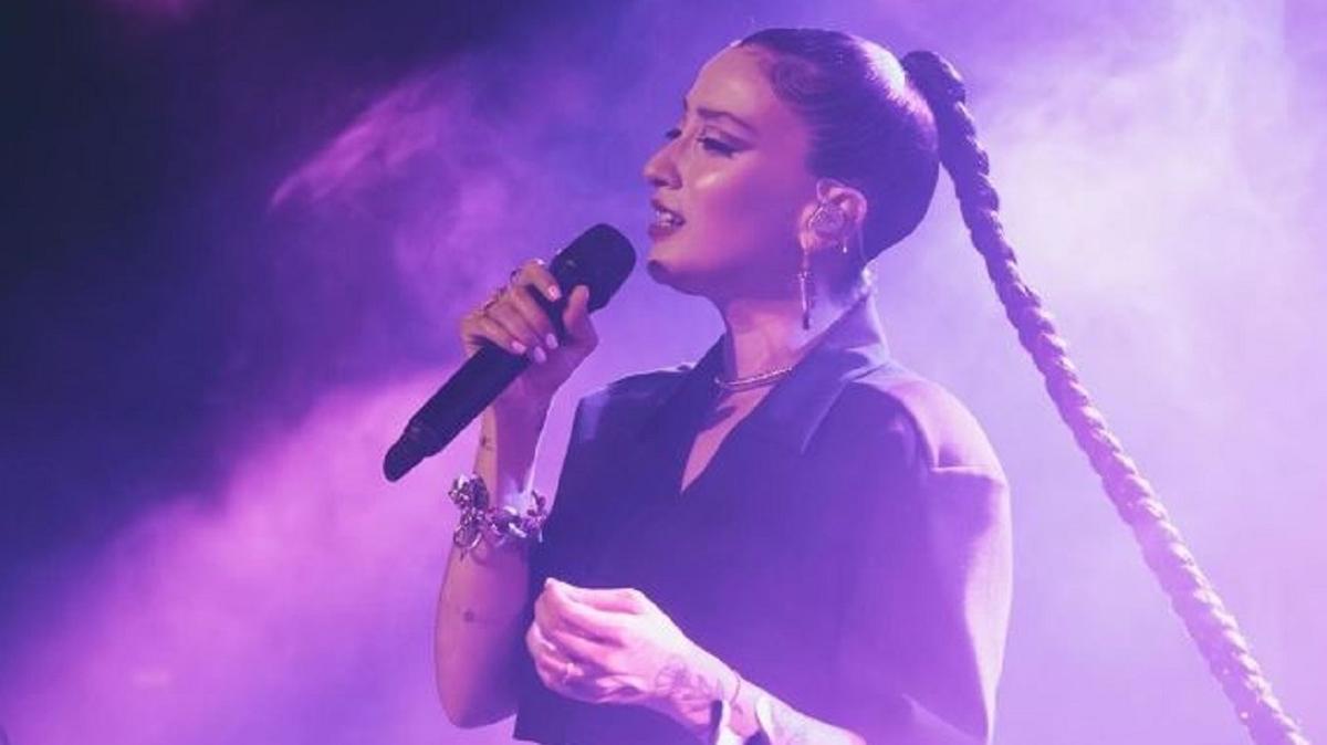 Melike Şahin'in Enerjik Konseri Ve Yeni Şarkısı Heyecan Yarattı