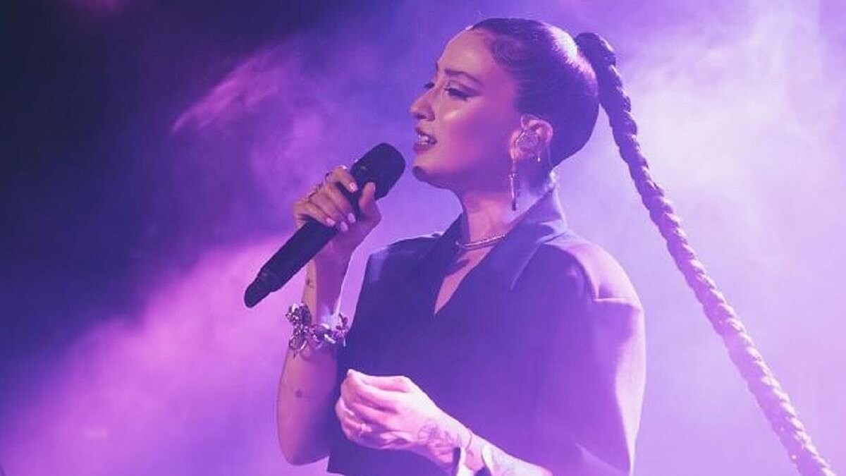 Melike Şahin'in Enerjik Konseri Ve Yeni Şarkısı Heyecan Yarattı