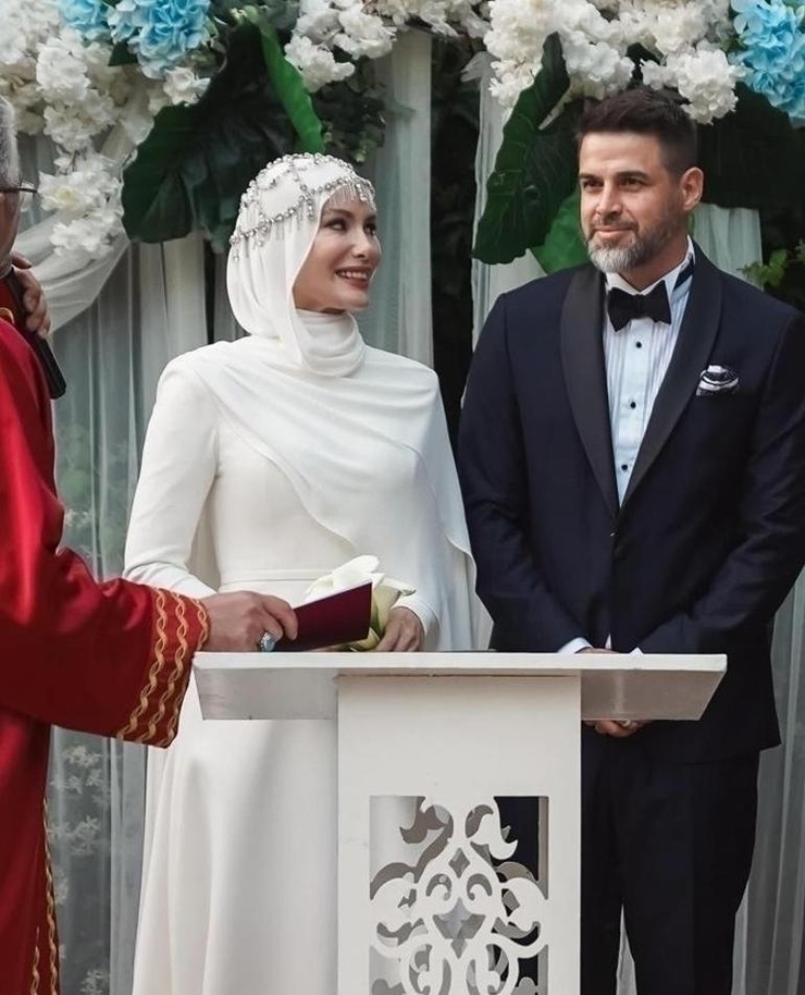Gamze Özçelik Ve Reshad Strik Tanzanya'da Yardım Çalışmalarına Başladı!