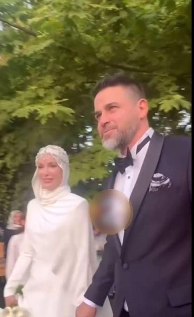Arka Sokaklar'ın Zeynep Komiser'i Gamze Özçelik, Boşnak Asıllı Avustralyalı Aktör Reshad Strik İle Evlendi