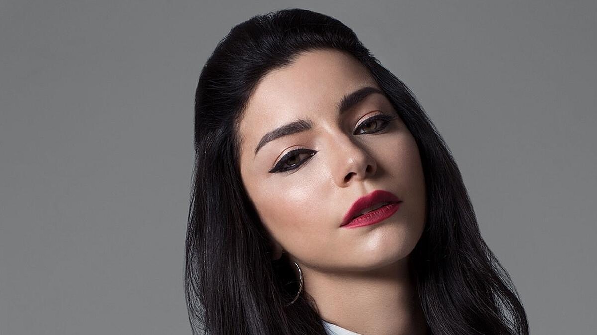 Merve Boluğur, Serdar Ortaç İle Ortak Şarkı Projesi İçin Hazırlanıyor