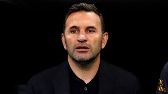 Galatasaray Teknik Direktörü Okan Buruk'tan Transfer Açıklaması: En Önemli Hedef Sağ Bek!