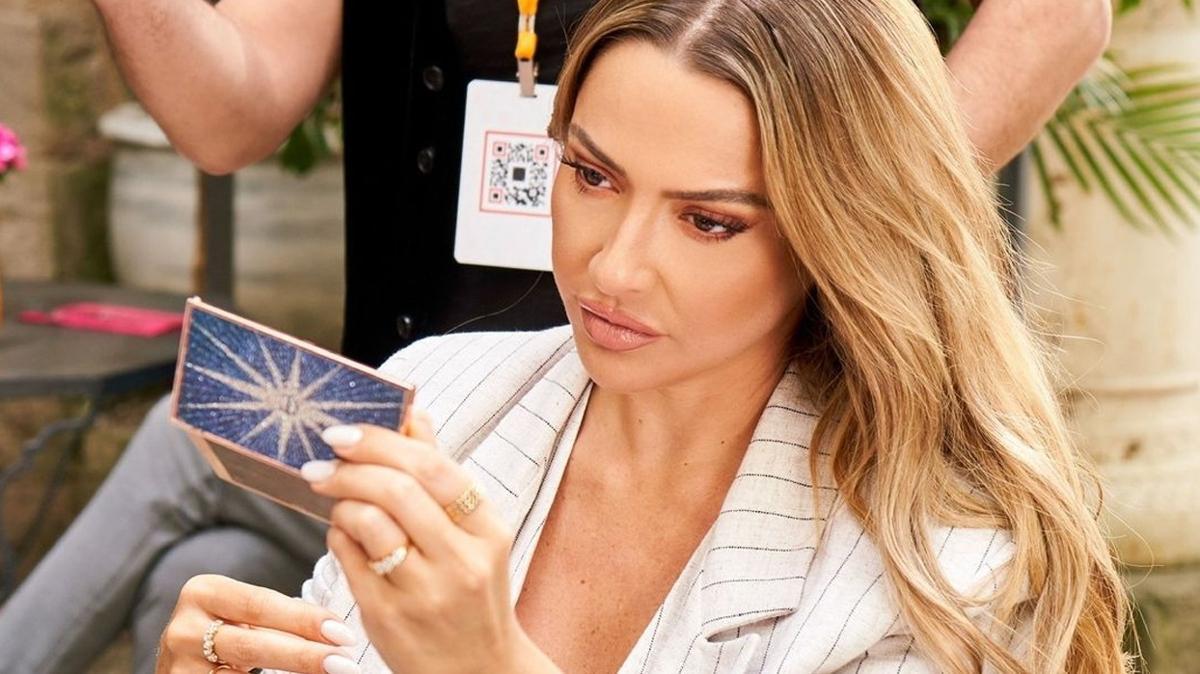 Hadise'den Şaşırtan İtiraf: Evet Fake Hesabım Var