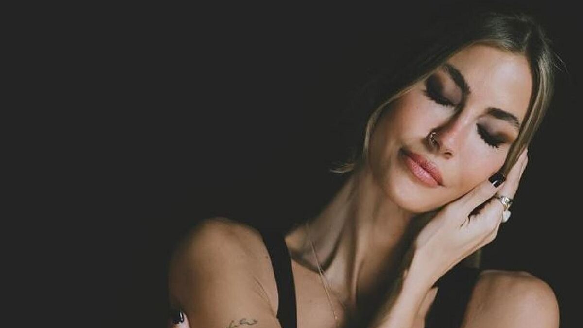 Çağla Şikel'in Değişen Görünümü Ve Saç Stili!