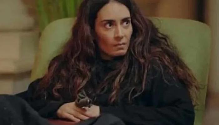 Melisa Sözen'in Yeni Filmi: Aile Yalanları