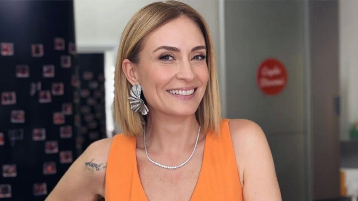 Ceyda Düvenci'nin Tatildeki Saç Değişikliği