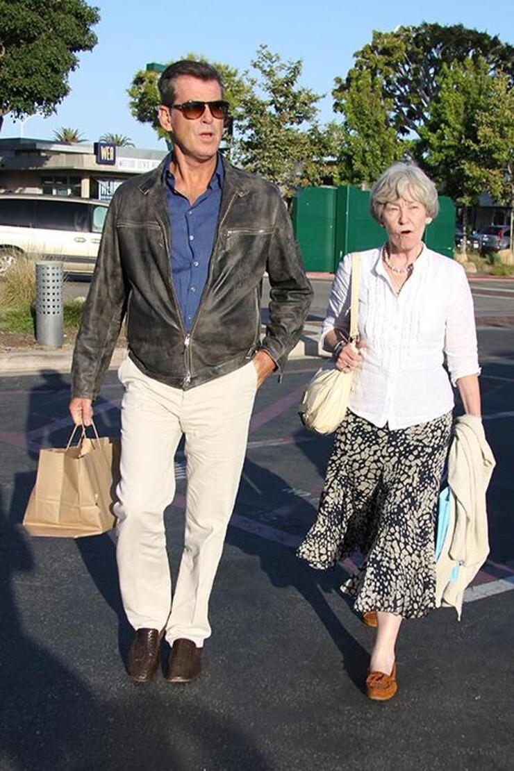 Pierce Brosnan, Anne Hasreti ve Derin Bağlılıkla Hayatını Şekillendiriyor