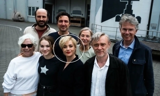 Özgü Namal, Sarı Zarflar Filminde Değişen İmajıyla Dikkat Çekiyor
