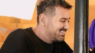 Metin Arolat, Nostaljik Fotoğraf Paylaşımıyla Duygusal Düşüncelerini Takipçileriyle Paylaştı