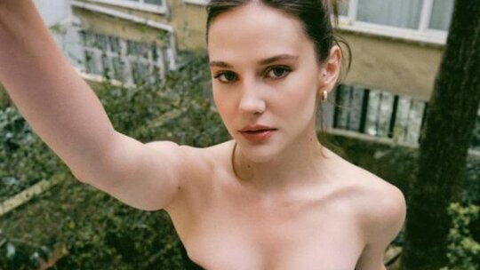 Alina Boz'un Sosyal Medya Paylaşımları, Rus Annesiyle Şaşkınlık Yarattı!