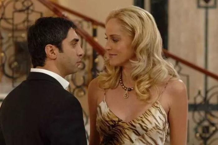 Sharon Stone İstanbul'da otelde resim yaparak gününü geçirdi, 'Kurtlar Vadisi'ni övdü