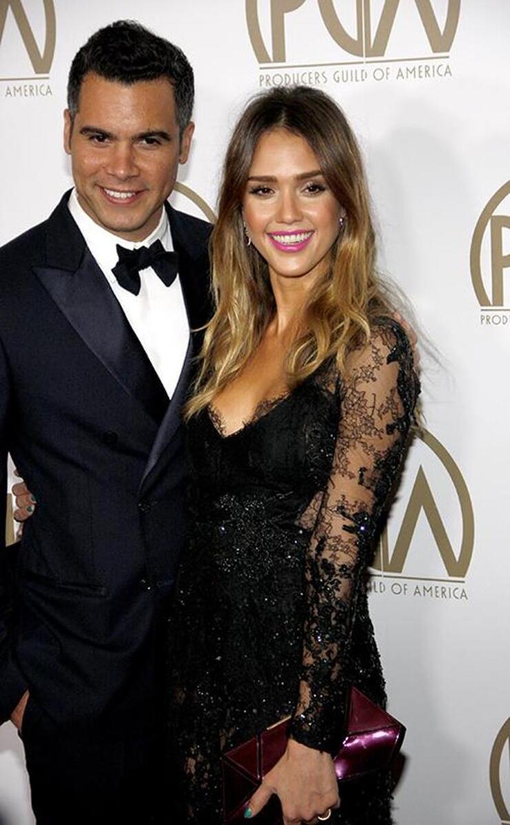 Jessica Alba ve Kızı Honor'un Mykonos Tatili: Annelik ve Kızlık Arasındaki Sınırlar Belirsizleşiyor
