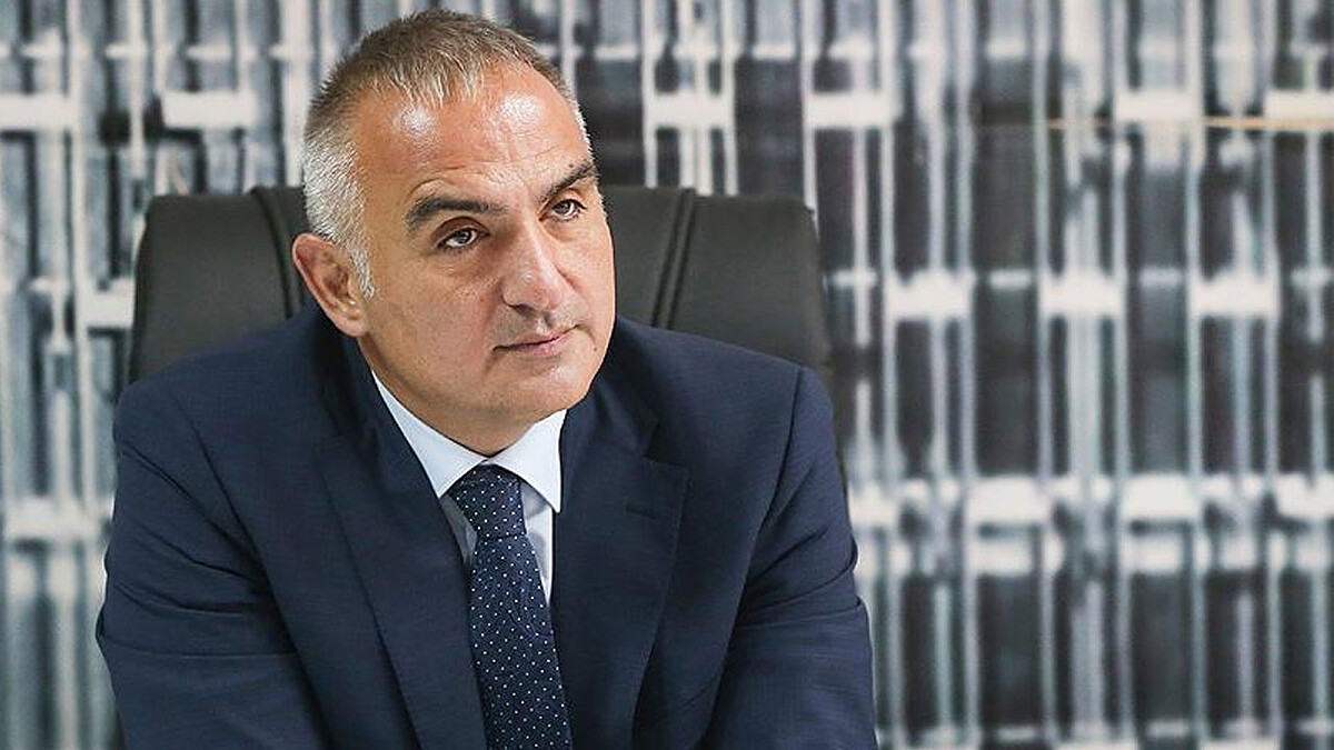 Bakan Ersoy, Kenan Işık'ın eşi Beril Işık'a başsağlığı diledi ve destek sözü verdi